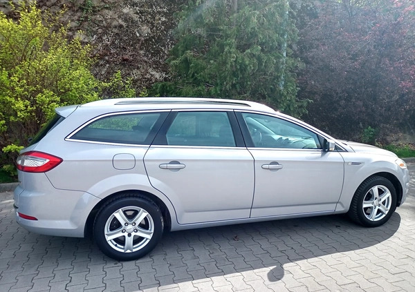 Ford Mondeo cena 22700 przebieg: 212000, rok produkcji 2010 z Kosów Lacki małe 154